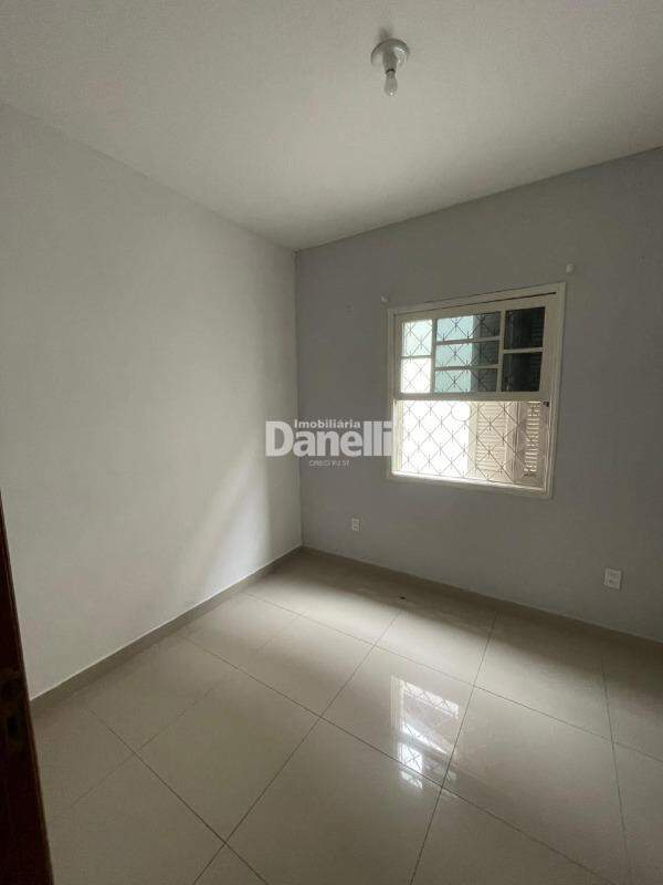 Casa para aluguel no Jardim Santa Clara: QUARTO 02