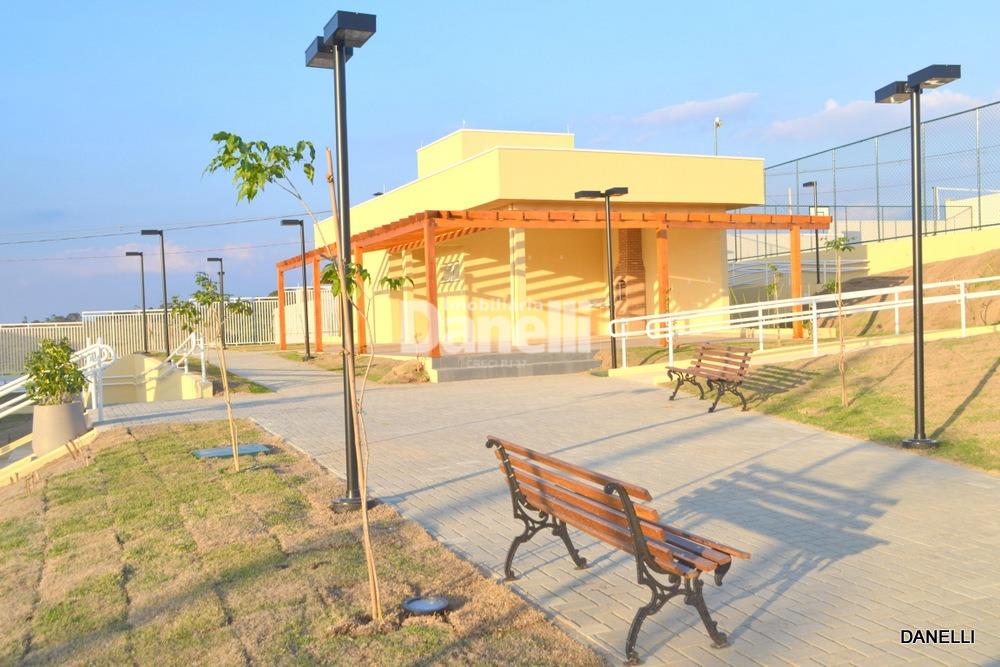 Lote em Condomínio à venda no Vale dos Cristais: 