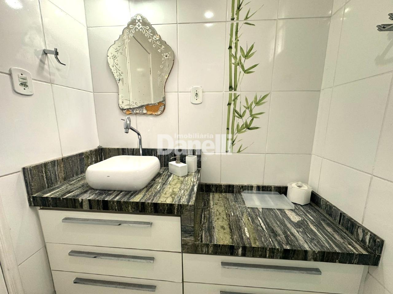 Casa à venda no Centro: 