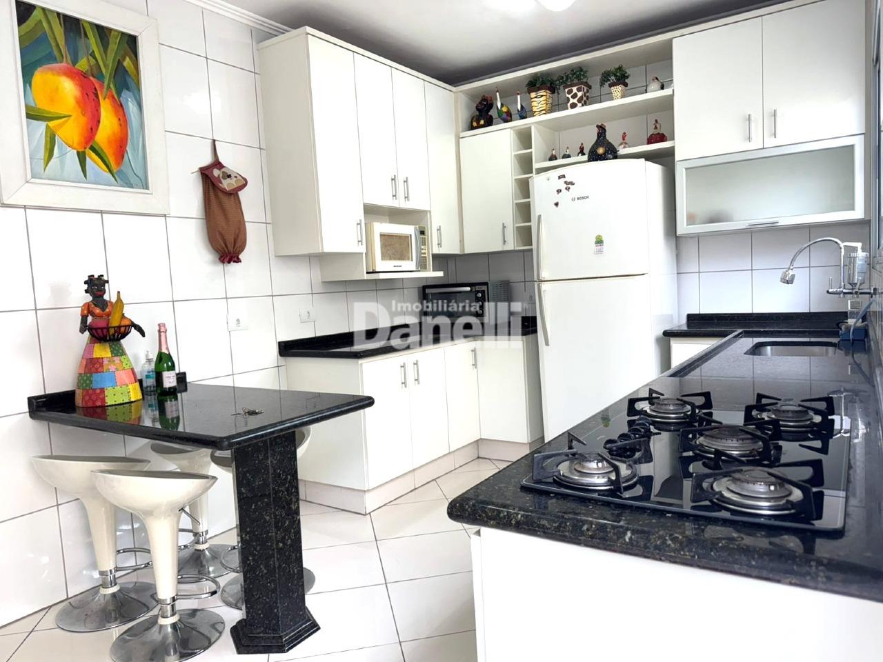 Casa à venda no Centro: 