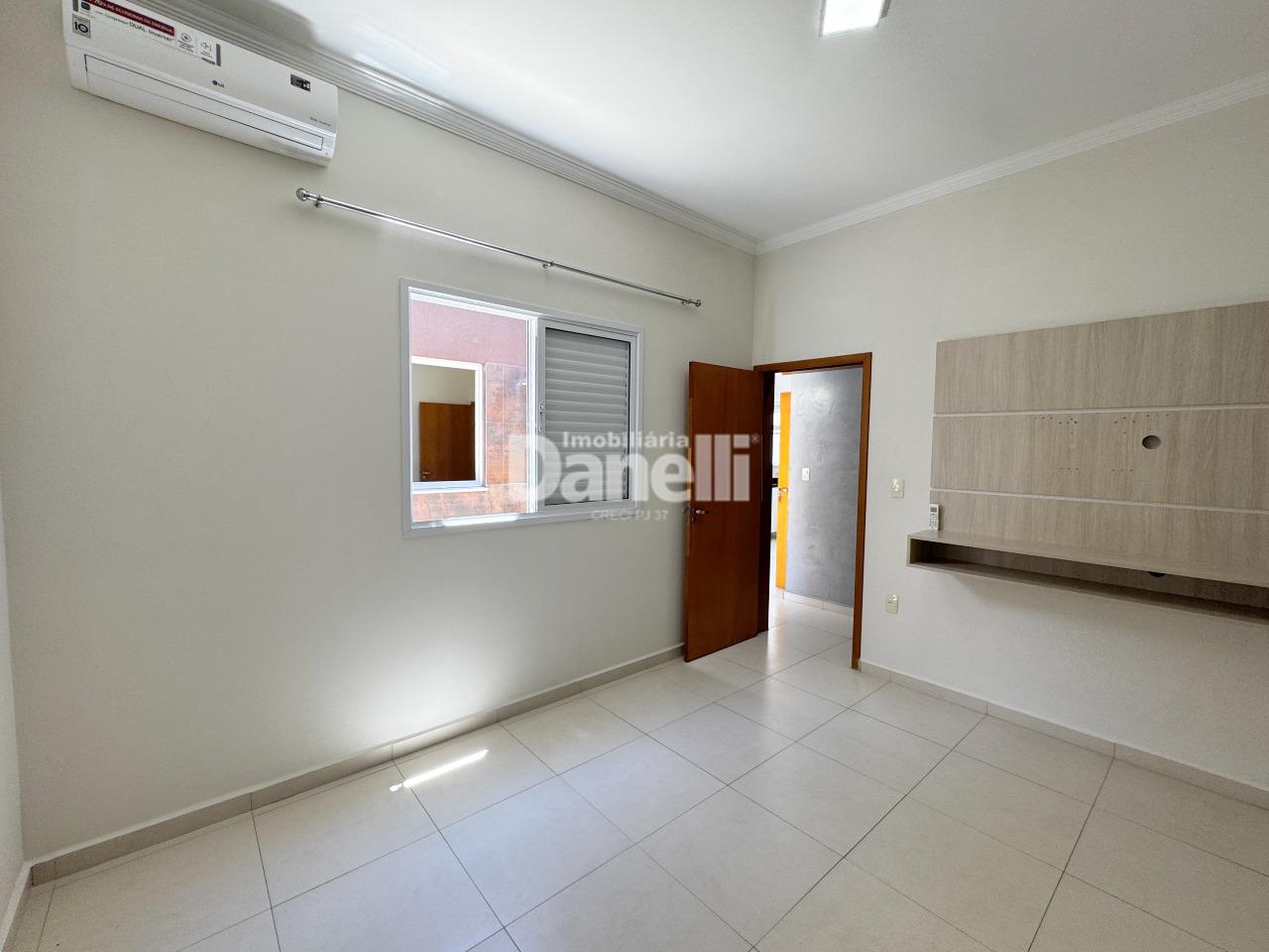 Casa em Condomínio à venda no Piracangaguá: 