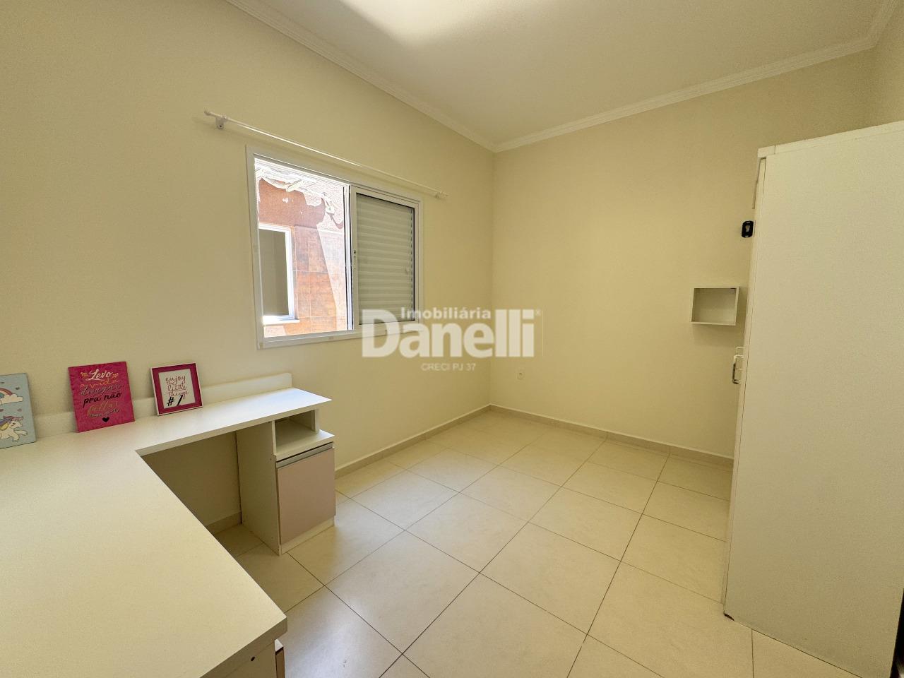 Casa em Condomínio à venda no Piracangaguá: 