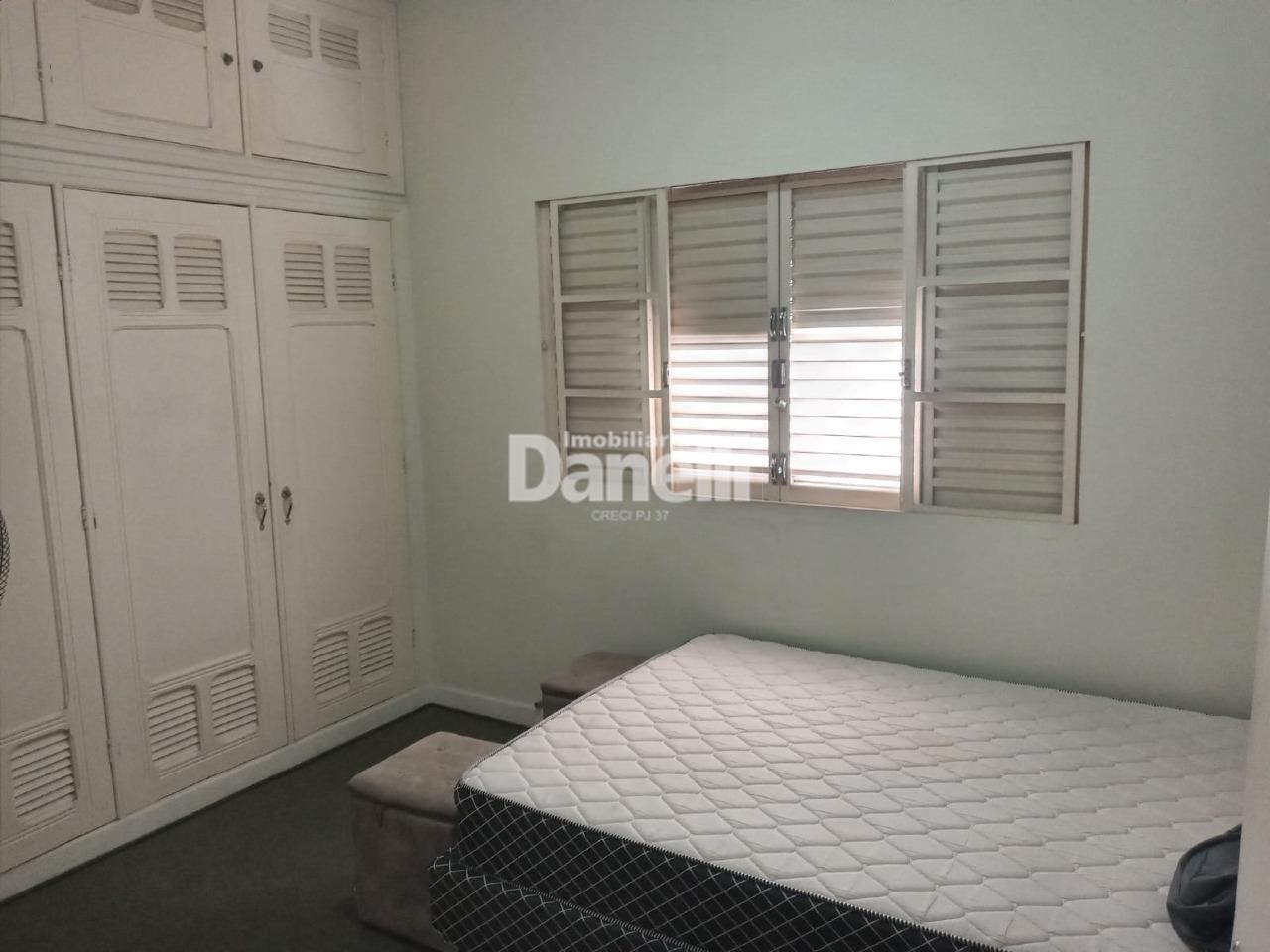 Sobrado à venda no Centro: 