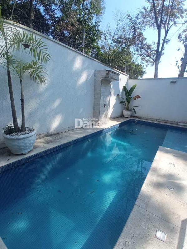 Casa em Condomínio à venda no Caminho Novo: 