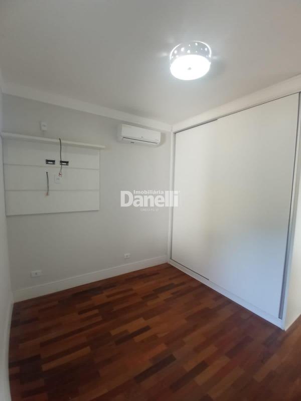 Casa em Condomínio à venda no Caminho Novo: 