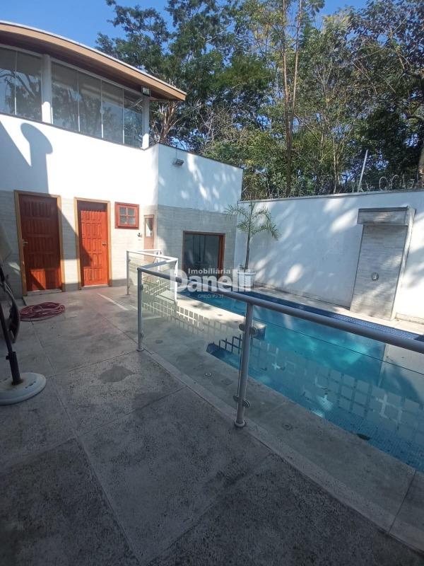 Casa em Condomínio à venda no Caminho Novo: 