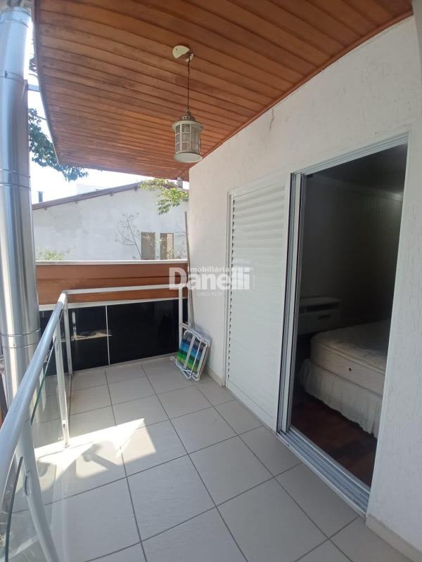 Casa em Condomínio à venda no Caminho Novo: 