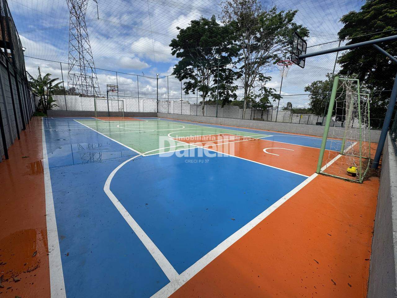 Casa em Condomínio à venda no Barreiro: 