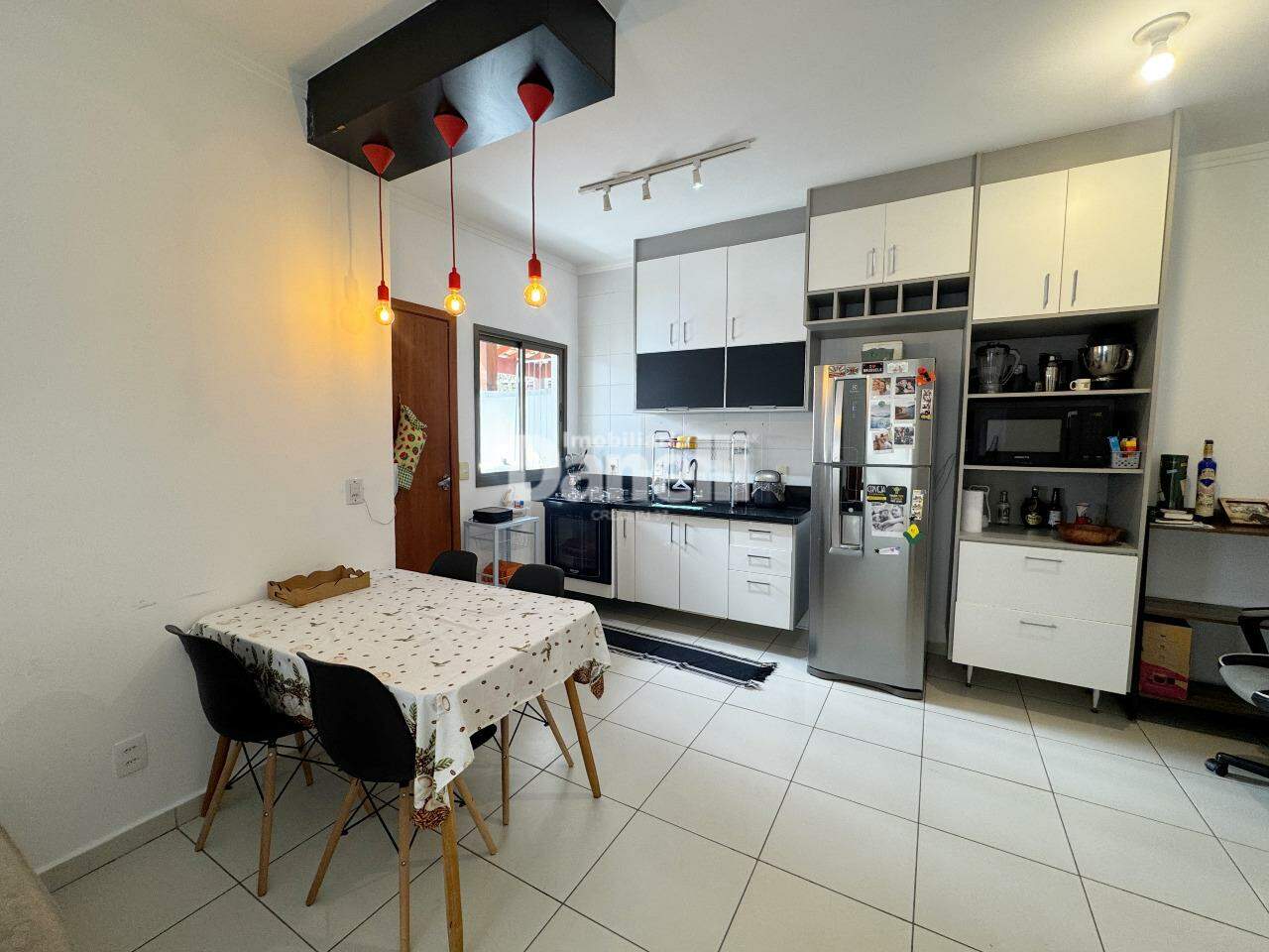 Casa em Condomínio à venda no Barreiro: 