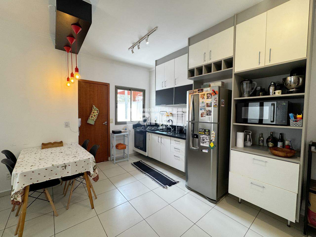 Casa em Condomínio à venda no Barreiro: 