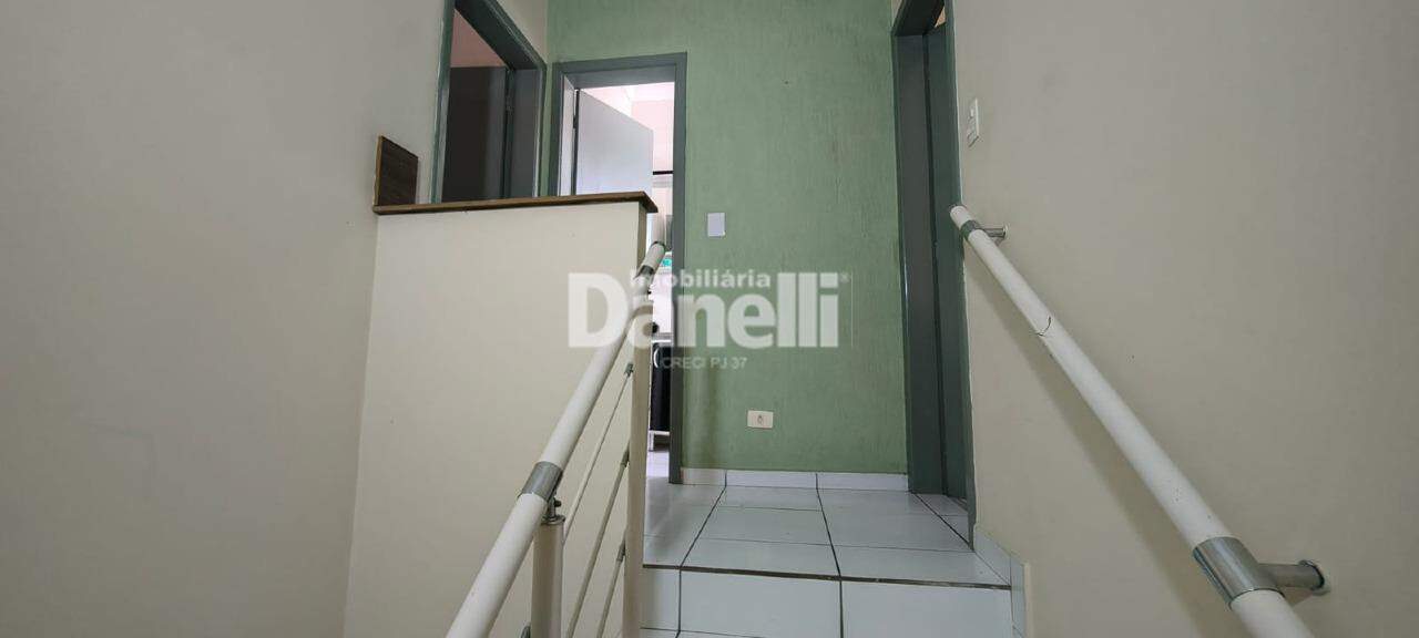 Casa em Condomínio à venda no Piracangaguá: 