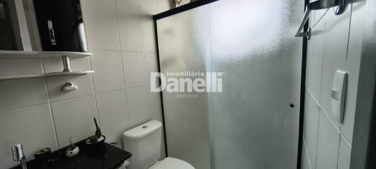 Casa em Condomínio à venda no Piracangaguá: 