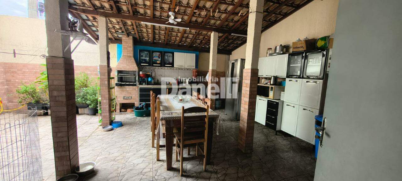 Casa em Condomínio à venda no Piracangaguá: 