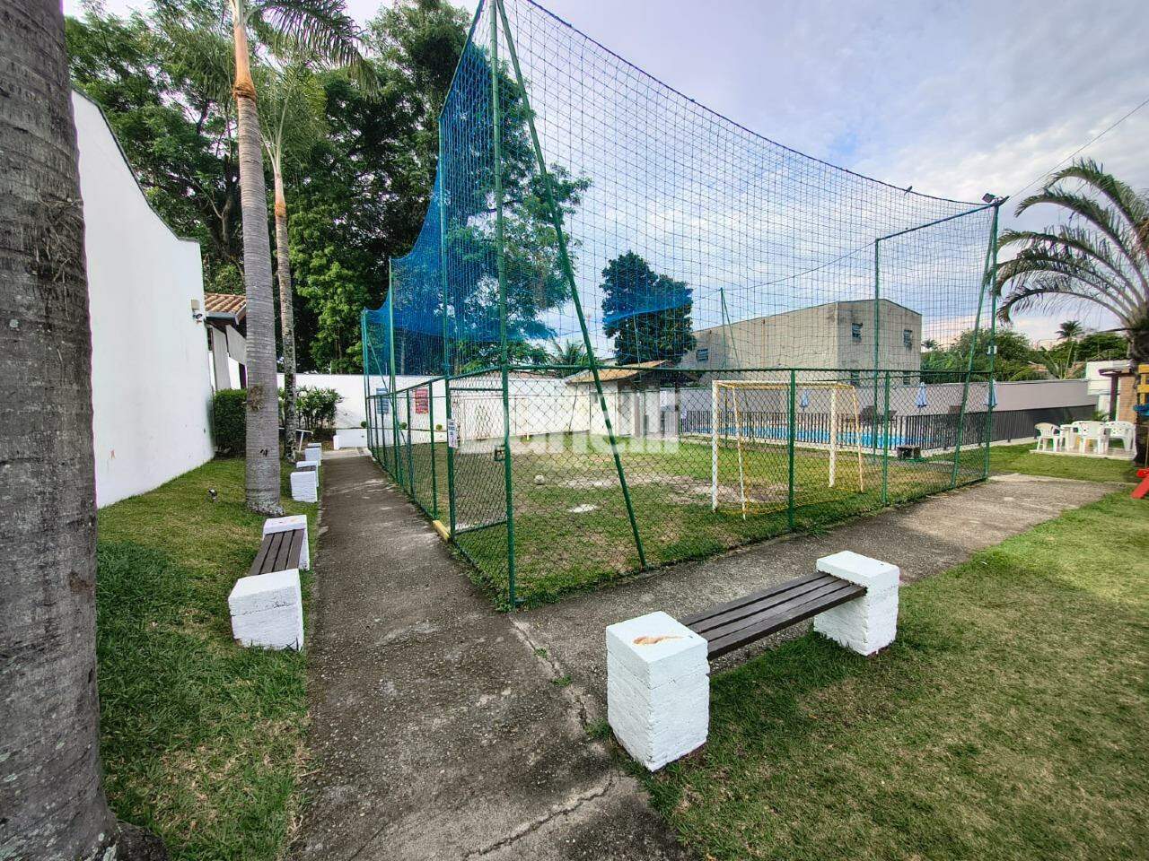 Casa em Condomínio à venda no Piracangaguá: 