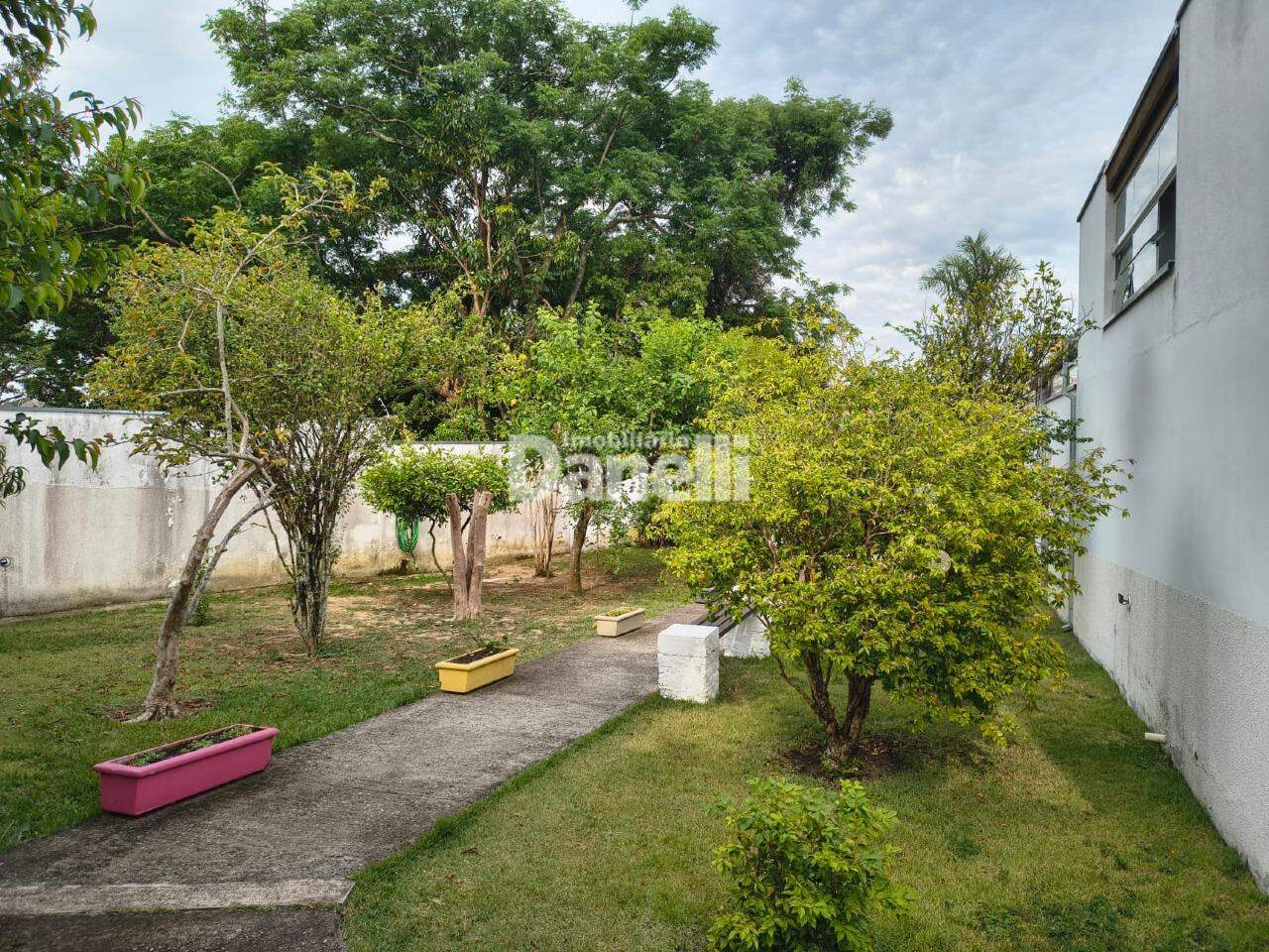 Casa em Condomínio à venda no Piracangaguá: 