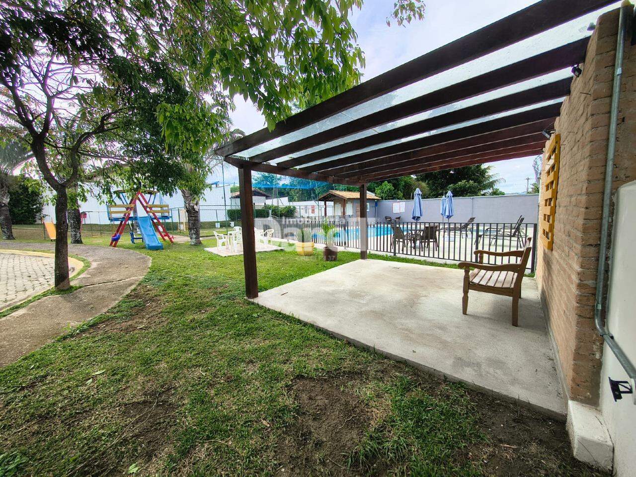 Casa em Condomínio à venda no Piracangaguá: 