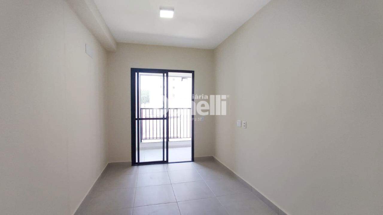 Apartamento para aluguel no Loteamento Residencial e Comercial Bosque Flamboyant: 