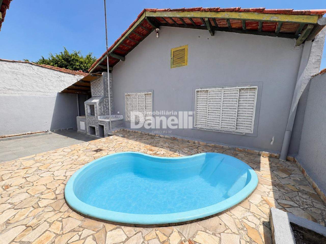 Casa à venda no Jardim Independência: Área Externa