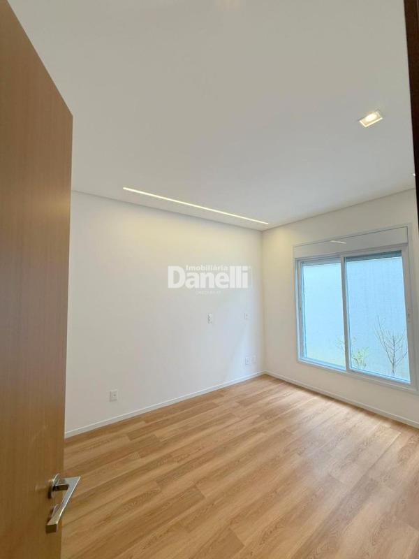 Casa em Condomínio à venda no Residencial OuroVille: 