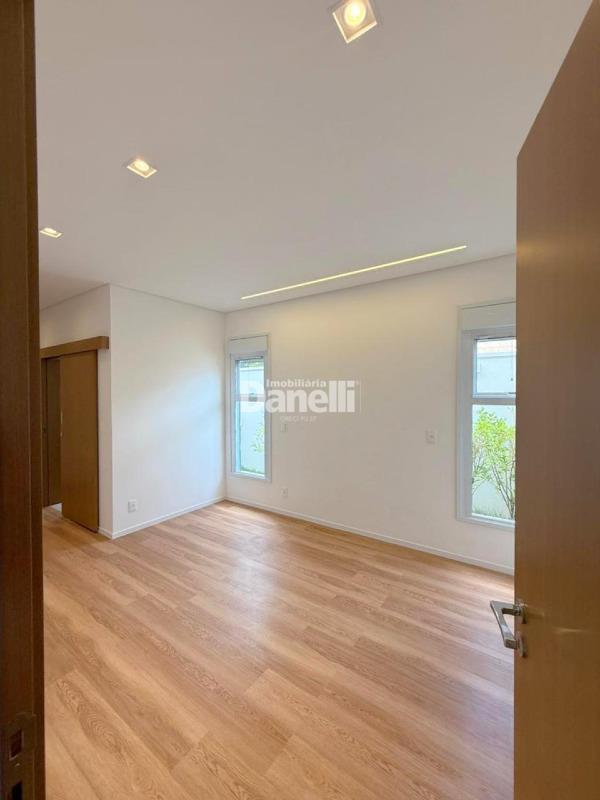 Casa em Condomínio à venda no Residencial OuroVille: 