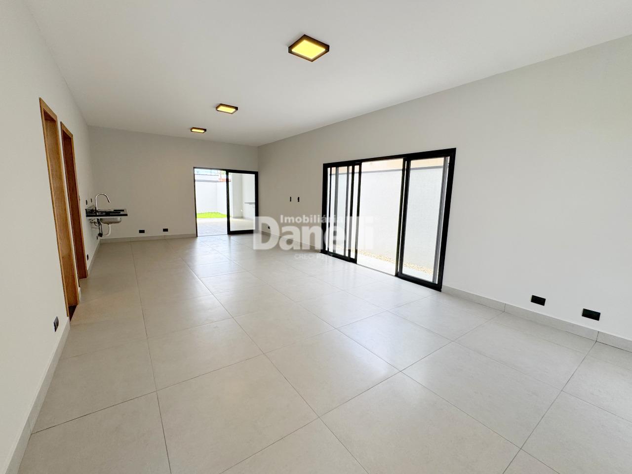 Casa em Condomínio à venda no Areao: 