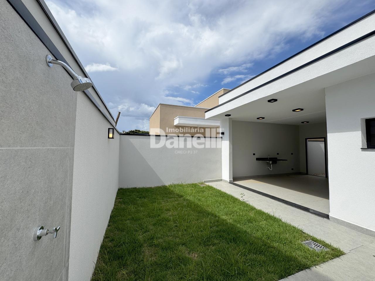 Casa em Condomínio à venda no Areao: 