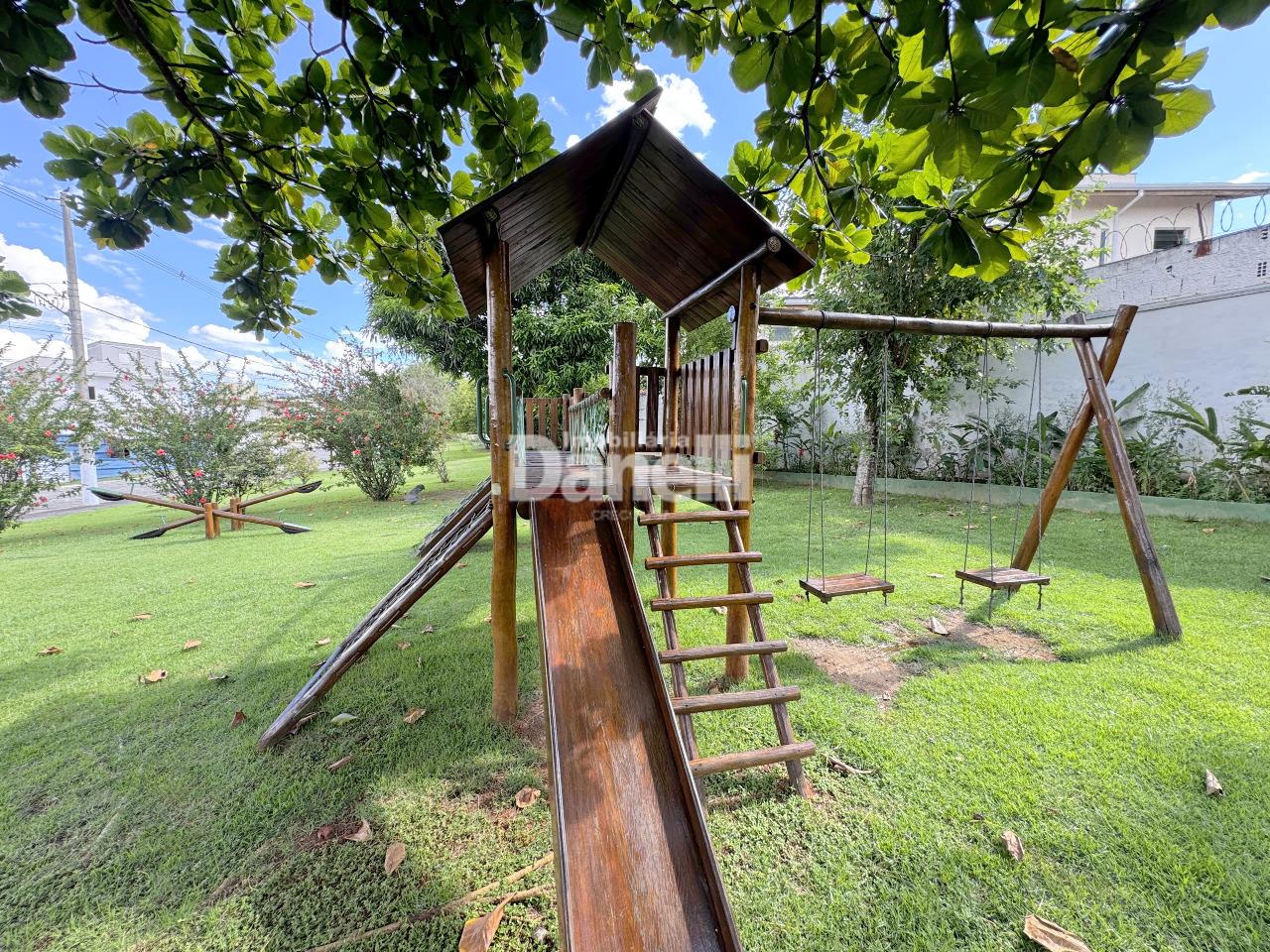 Casa em Condomínio à venda no Areao: 