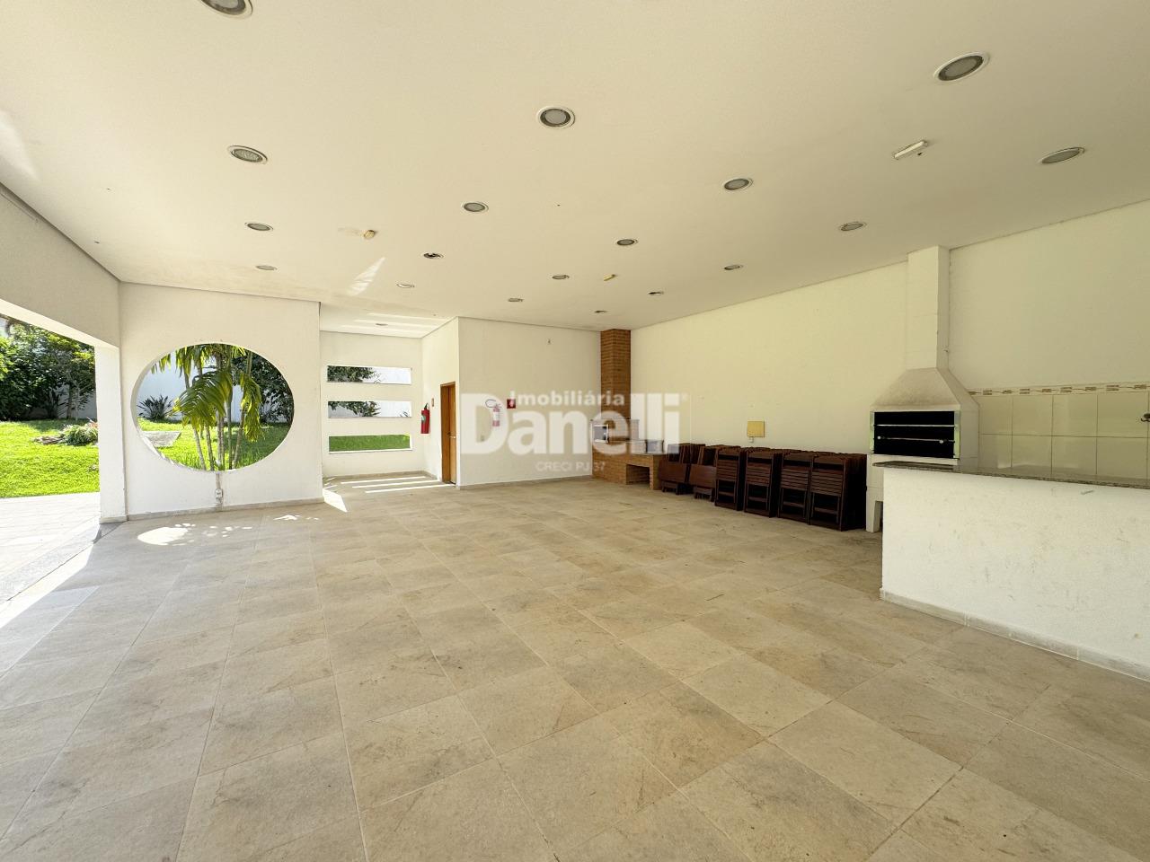 Casa em Condomínio à venda no Areao: 