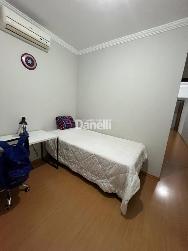 Casa à venda no Loteamento Residencial e Comercial Bosque Flamboyant: 