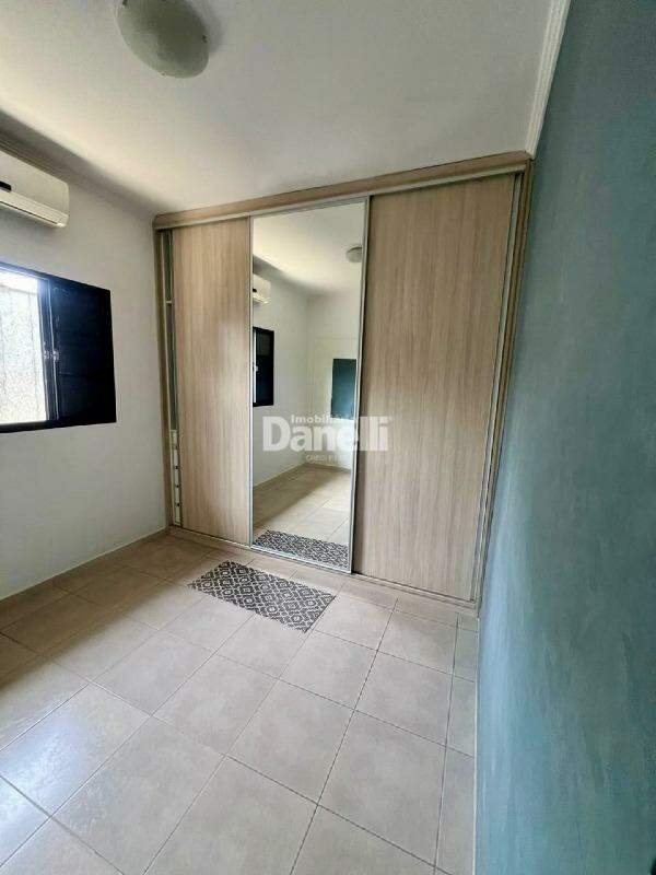 Casa em Condomínio à venda no Parque Santo Antônio: 