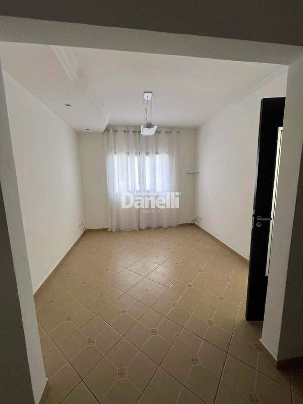 Casa em Condomínio à venda no Parque Santo Antônio: 