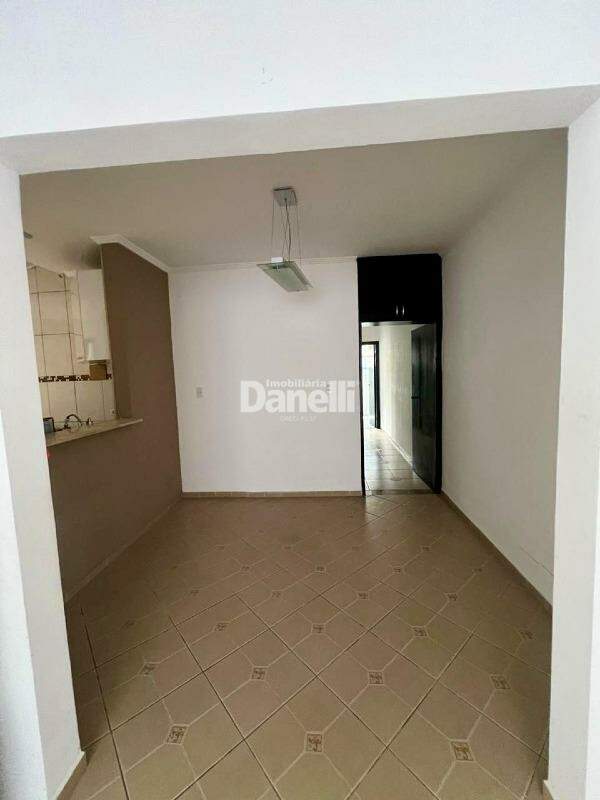 Casa em Condomínio à venda no Parque Santo Antônio: 