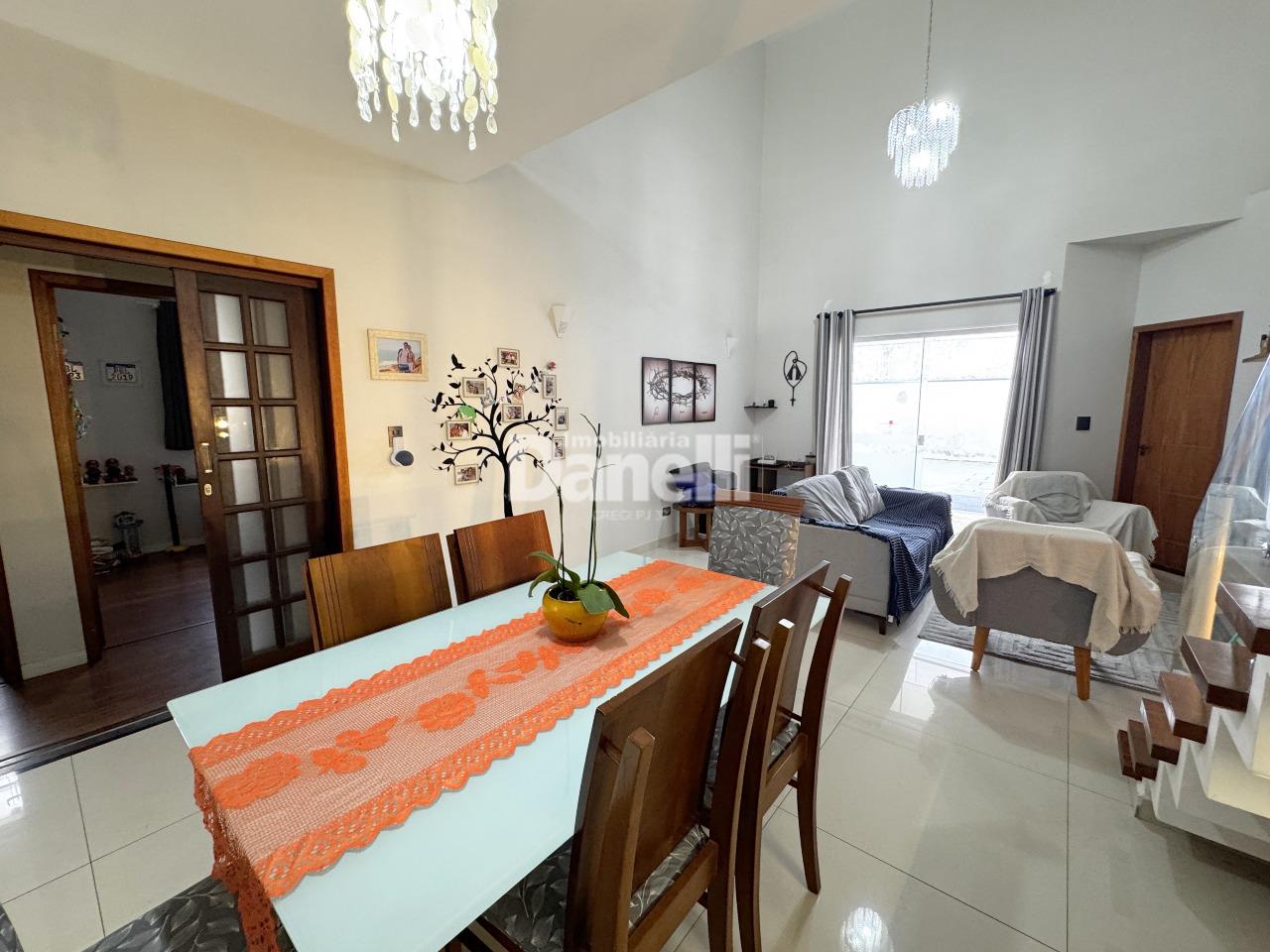 Casa à venda no Jardim Maria Augusta: 