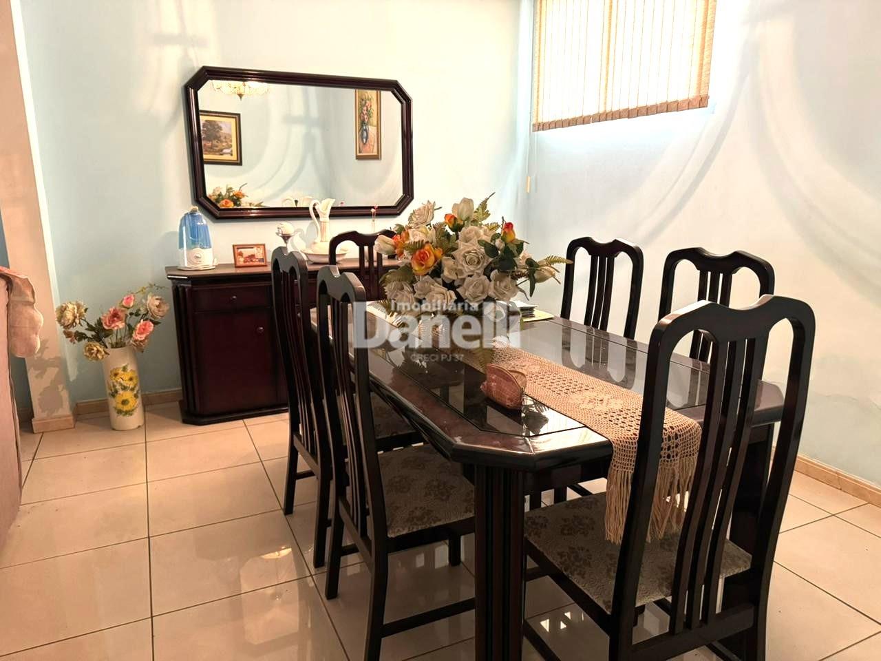 Casa à venda no Centro: 