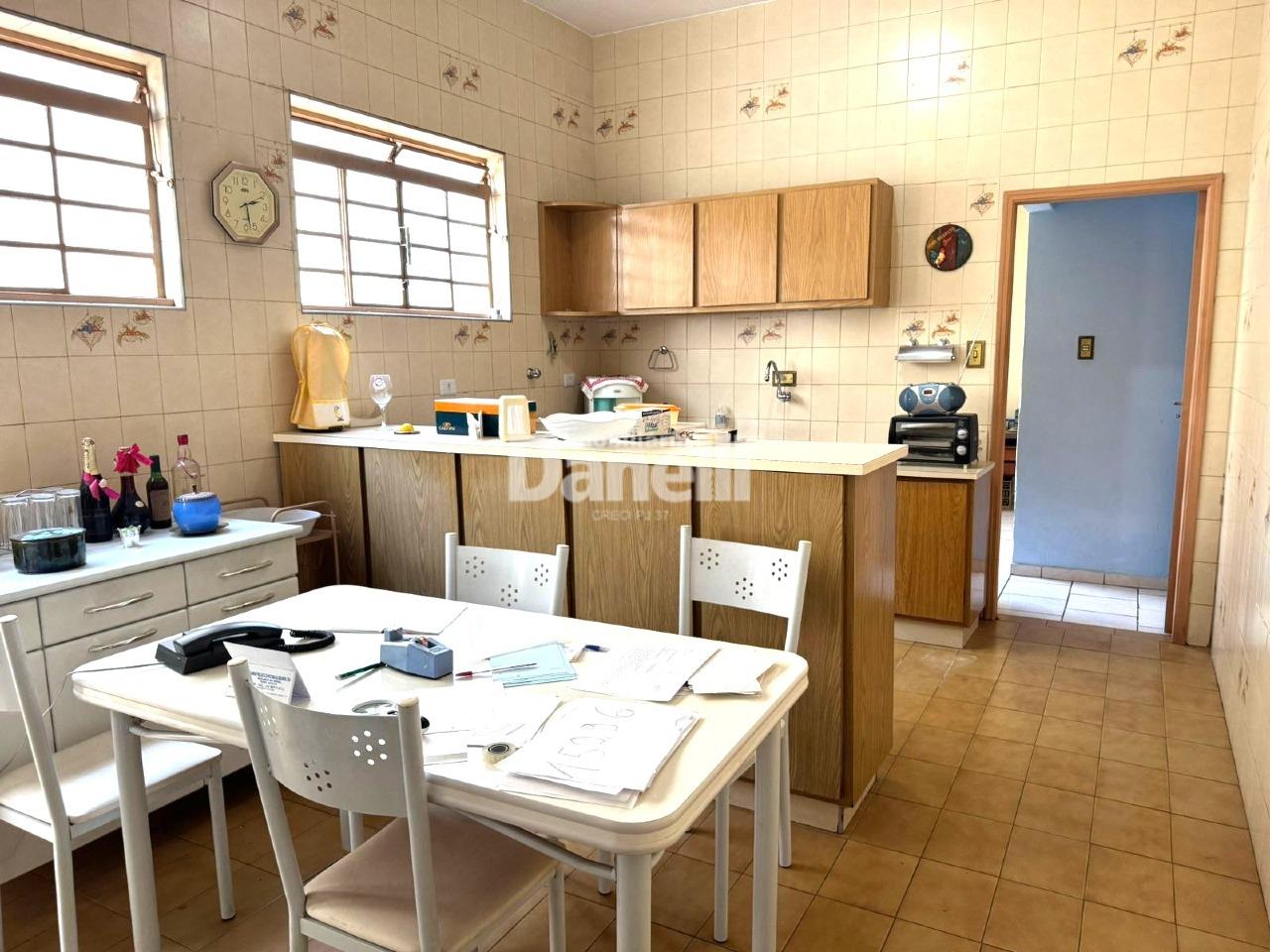 Casa à venda no Centro: 