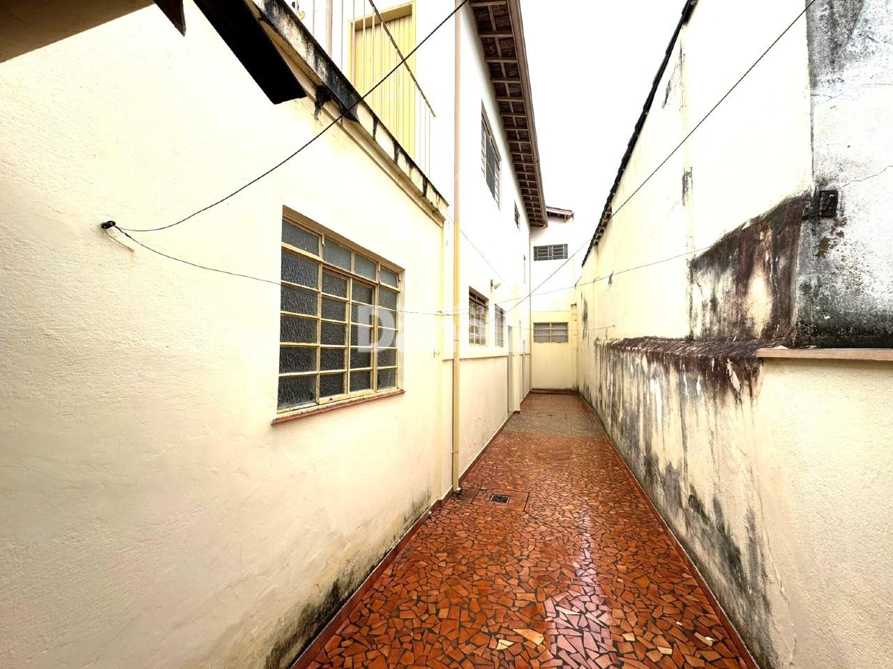 Casa à venda no Centro: 