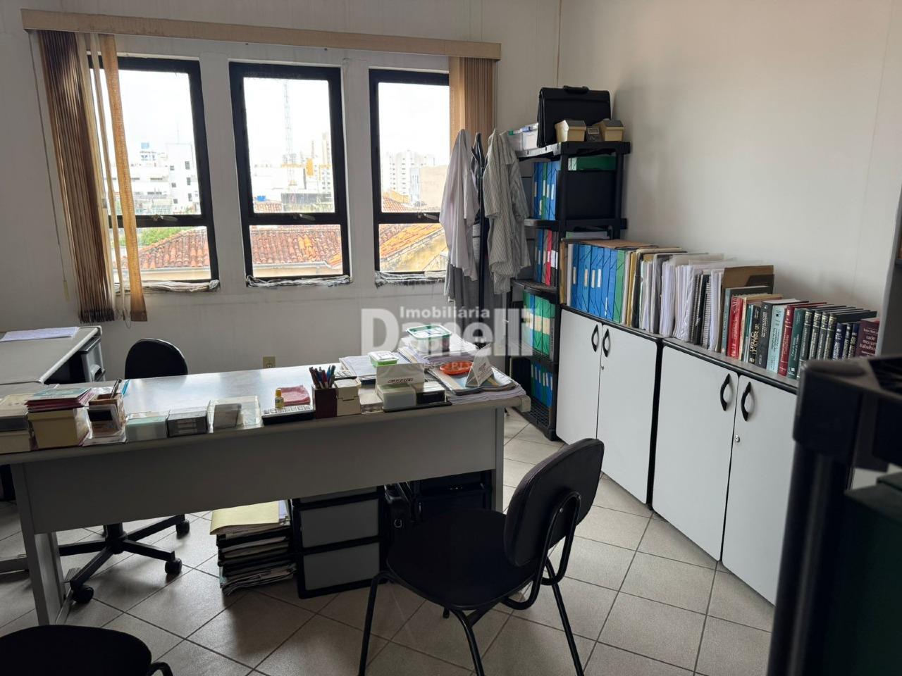 Prédio à venda no Centro: 