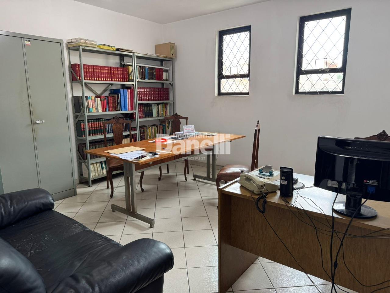 Prédio à venda no Centro: 