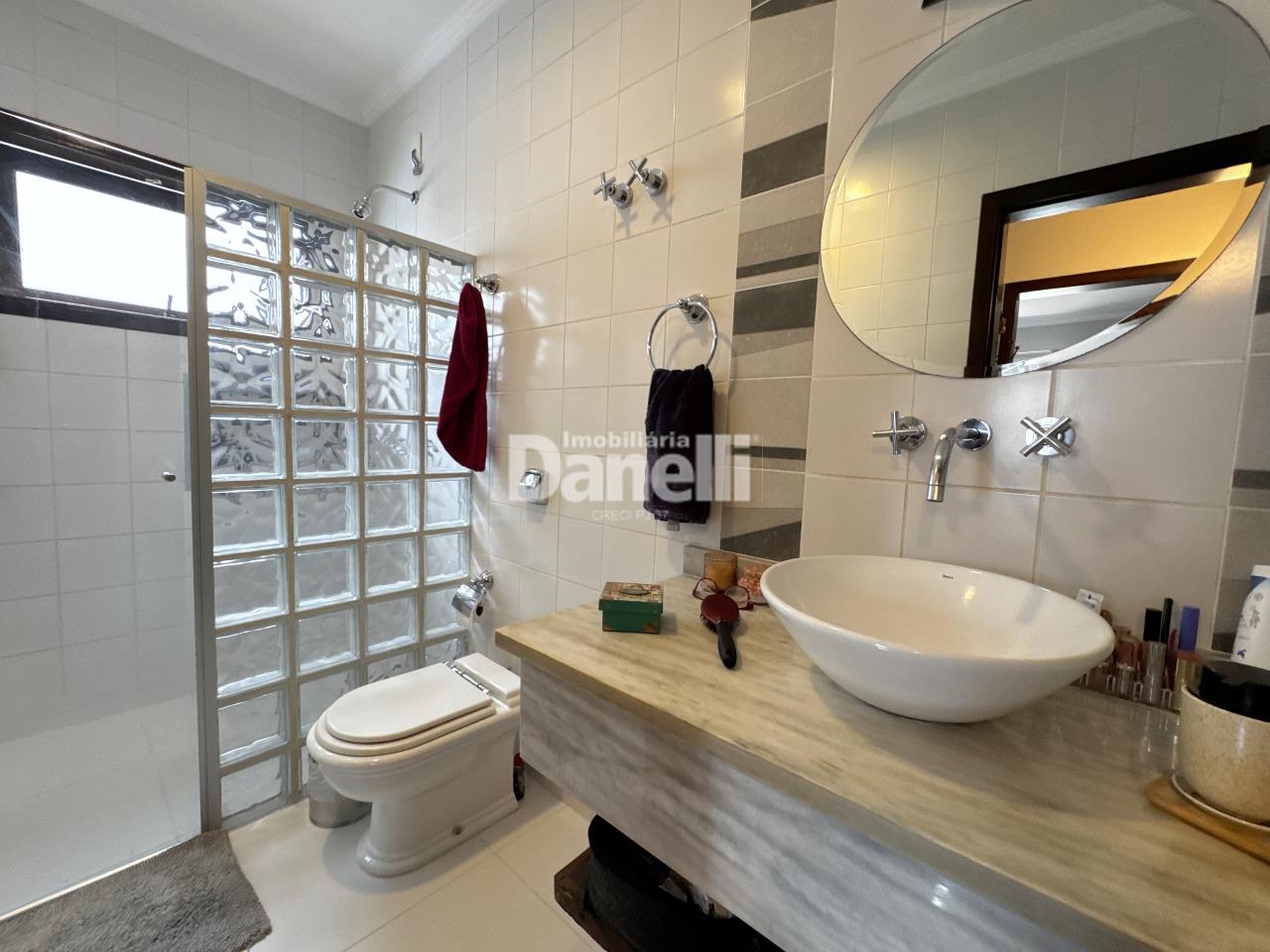 Casa em Condomínio à venda no Condomínio Village Taubaté: 