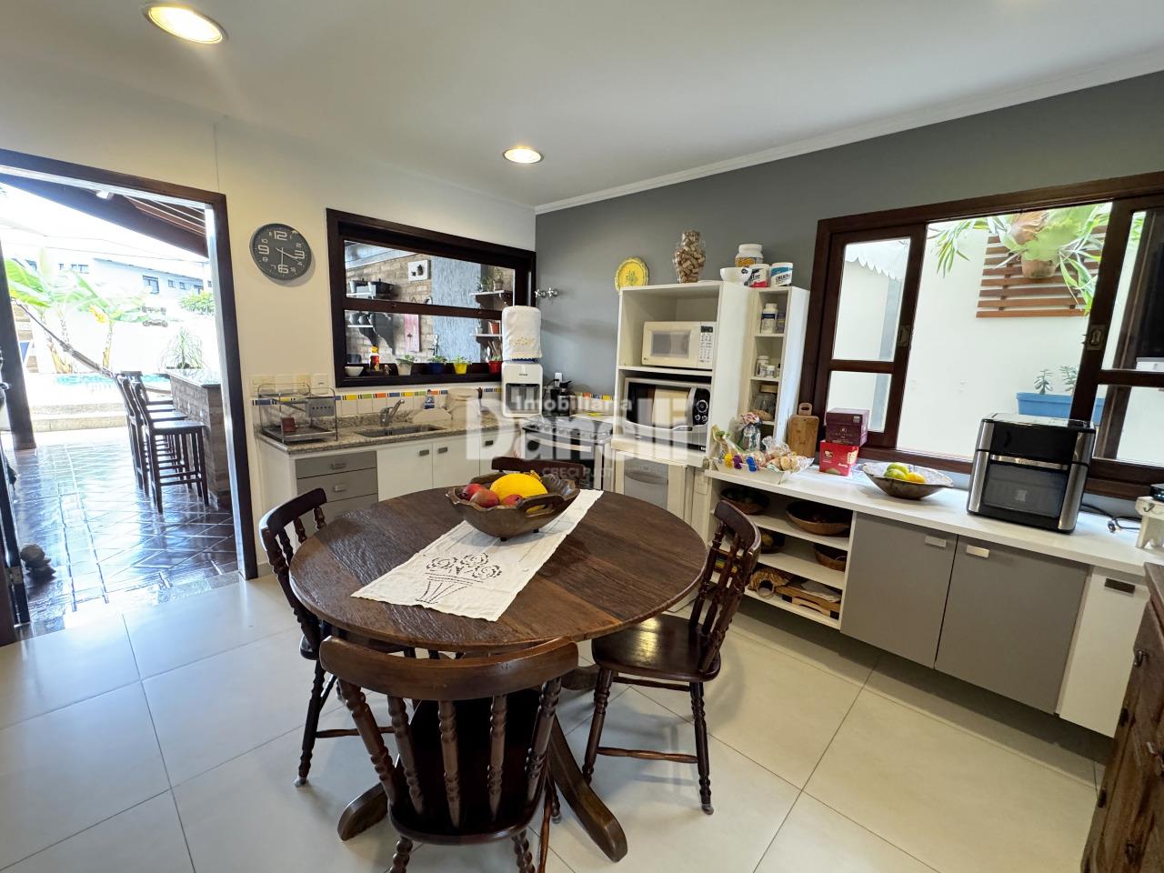 Casa em Condomínio à venda no Condomínio Village Taubaté: 