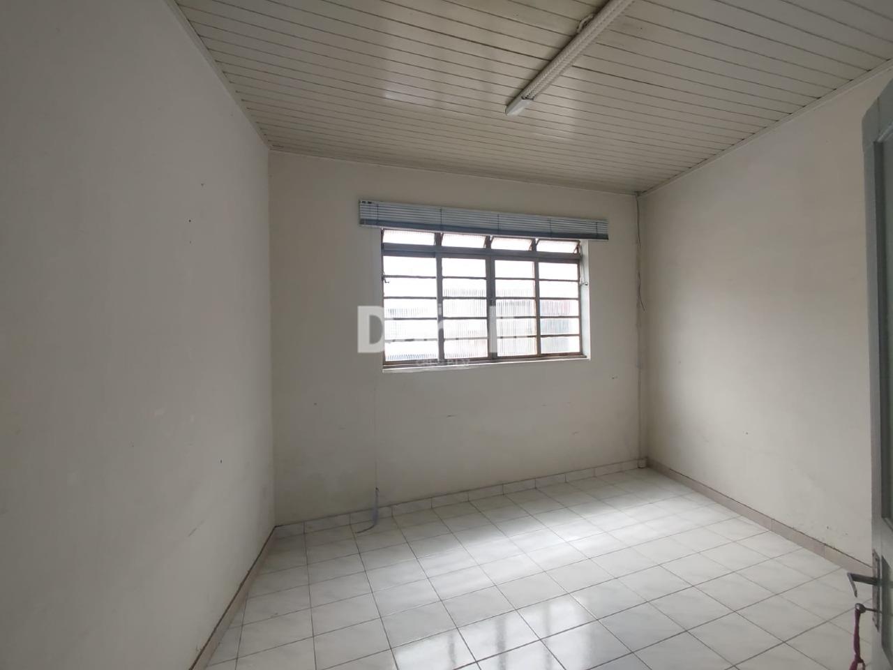 Casa para aluguel no Centro: 