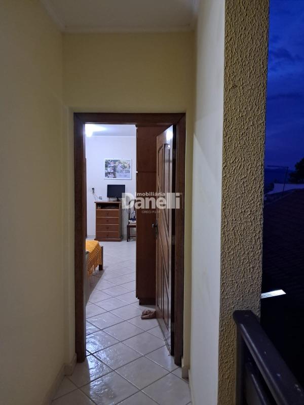 Sobrado à venda no Jardim Sandra Maria: 