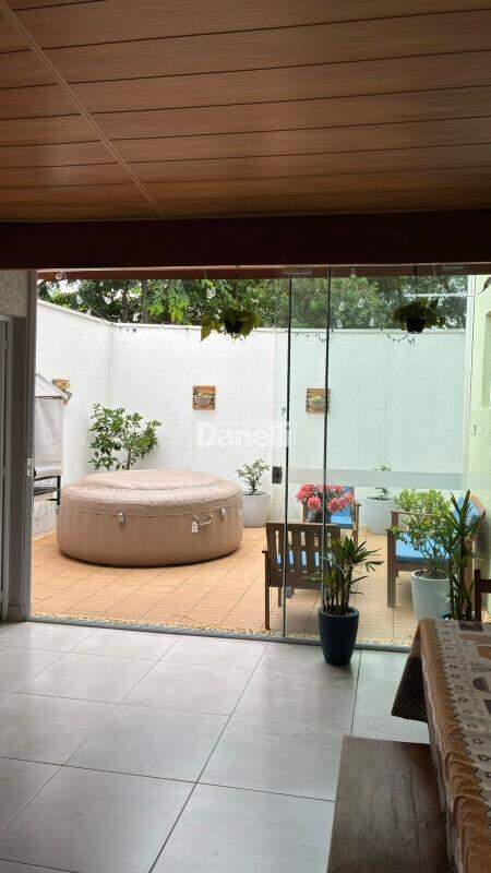 Casa em Condomínio à venda no Condomínio Veredas: 