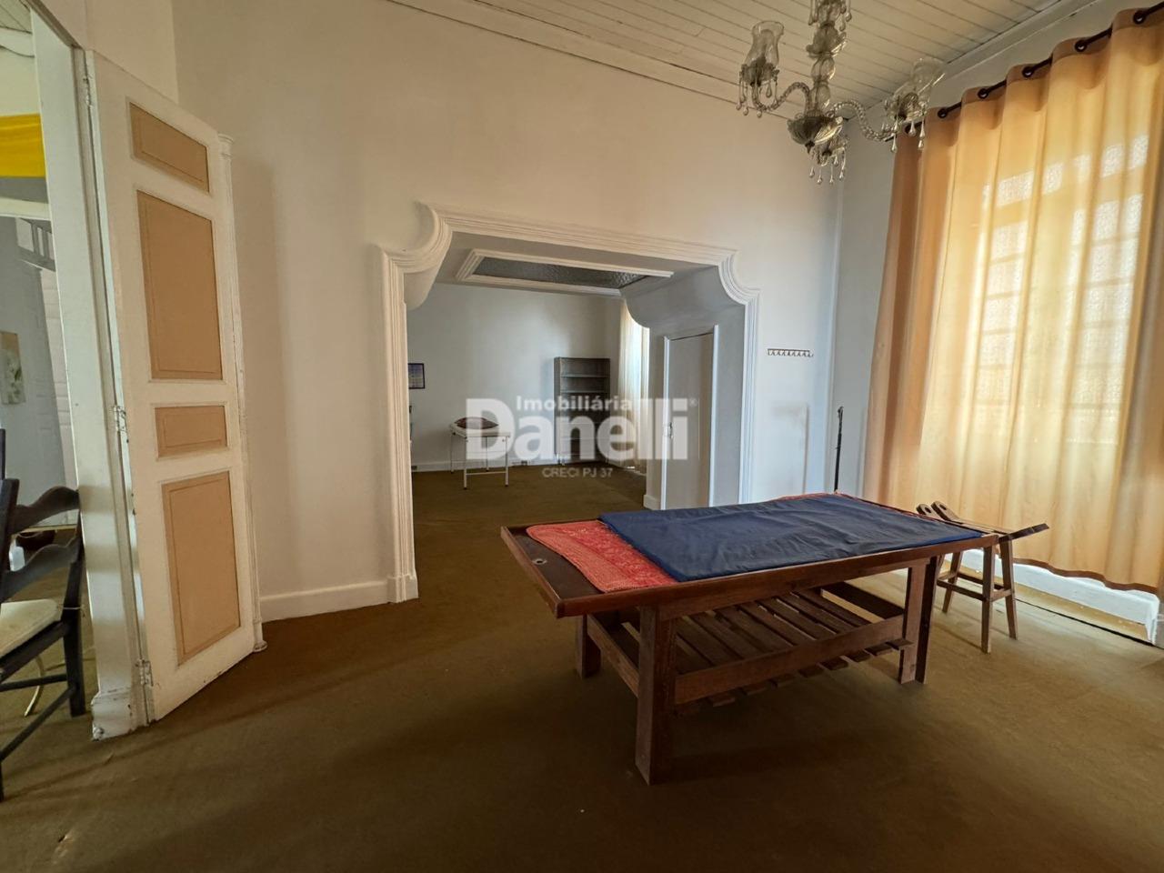 Sobrado à venda no Centro: 