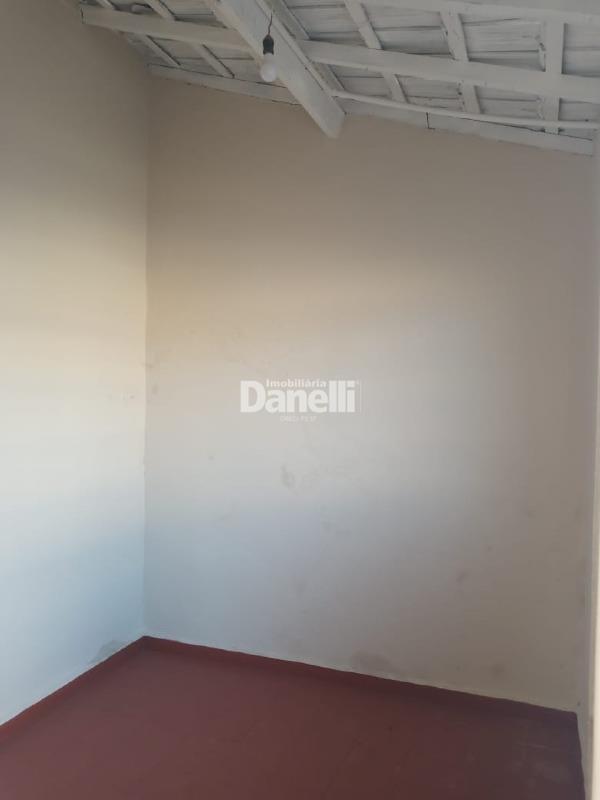 Casa para aluguel no Jardim Maria Augusta: 