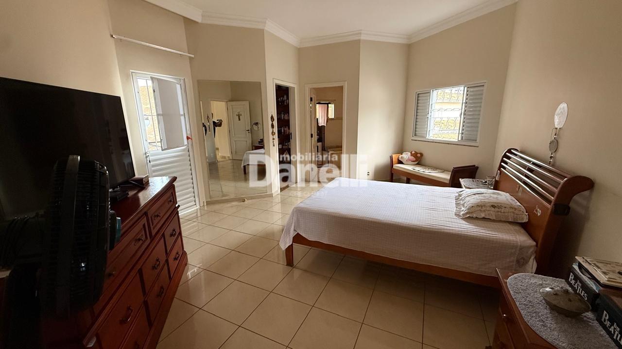 Casa em Condomínio à venda no Condomínio Village Taubaté: suite master 