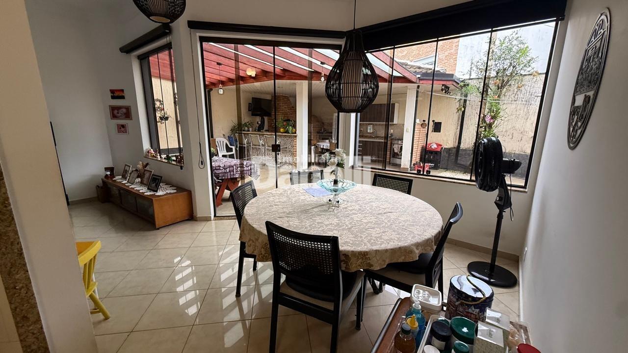 Casa em Condomínio à venda no Condomínio Village Taubaté: sala de almoço