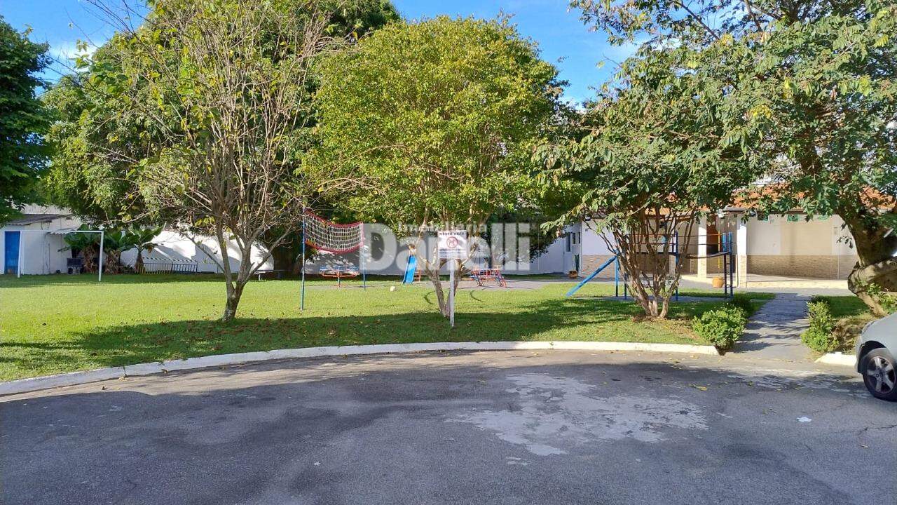 Casa em Condomínio à venda no Areao: 