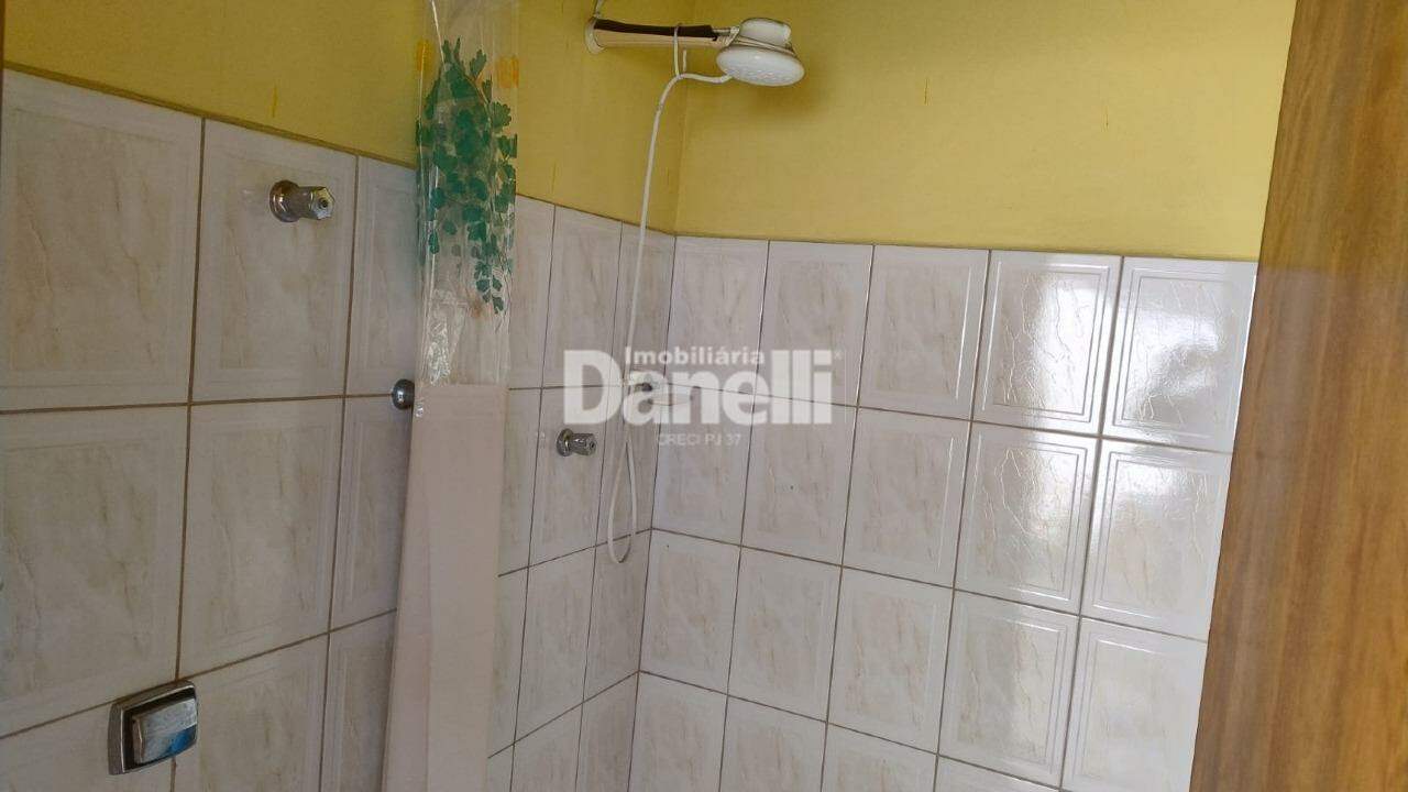Casa em Condomínio à venda no Areao: 