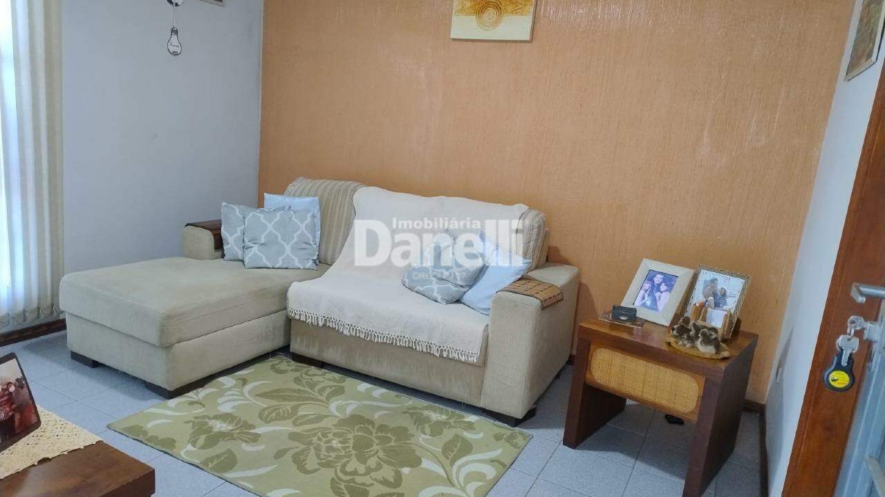 Casa em Condomínio à venda no Areao: 